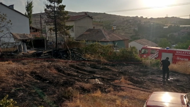 Yeşilyurt'ta Bahçe Yangını Korkuttu