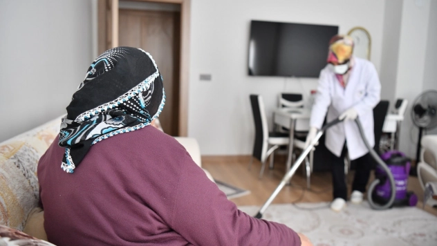 Yeşilyurt'ta büyükler baş tacı olmaya devam ediyor