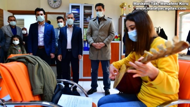 Yeşilyurt'ta sanat kurslarını ziyaret