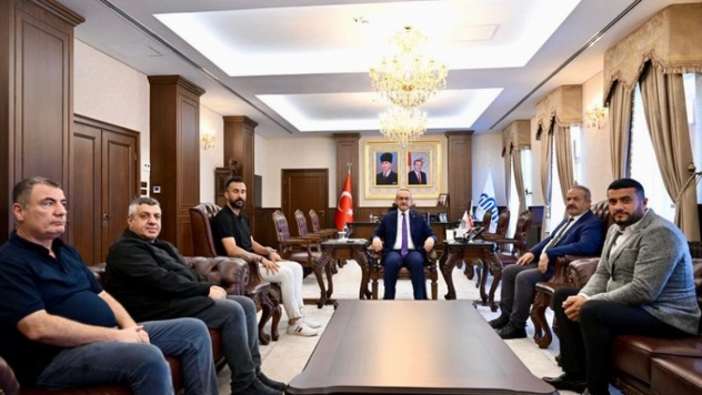 Yeşilyurtspor Yönetiminden Vali Seddar Yavuz'a Ziyaret