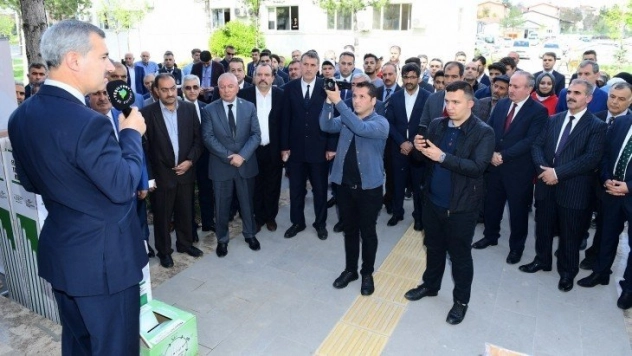 Yeşilyurt'ta 'floresanlar atık kutularına' projesi