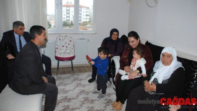 Yeşim Pekmez'den Besni'deki şehit ailelerine ziyaret