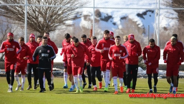 Yiğido tam kadro çalıştı