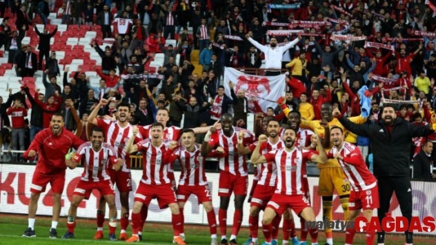 Yiğidolar'da maç sonu büyük sevinç