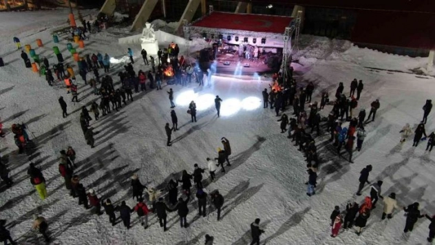 Yıldızdağı'nda kayak severler karın tadına vardı