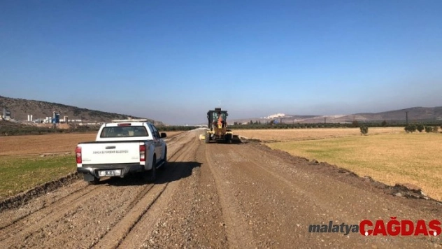 Yol çalışmaları hız kesmeden devam ediyor