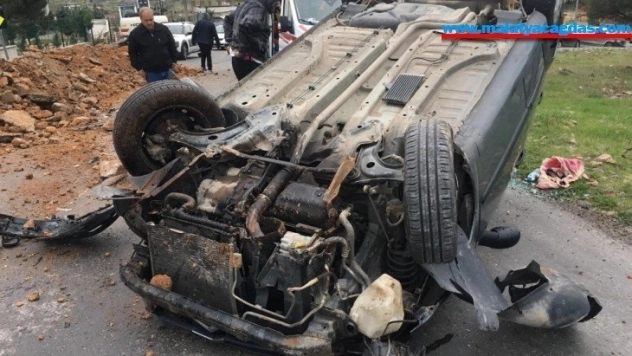 Kayaya çarpan otomobil takla attı: 1 yaralı