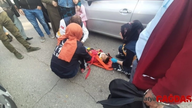 Yola fırlayan çocuğa otomobil çarptı
