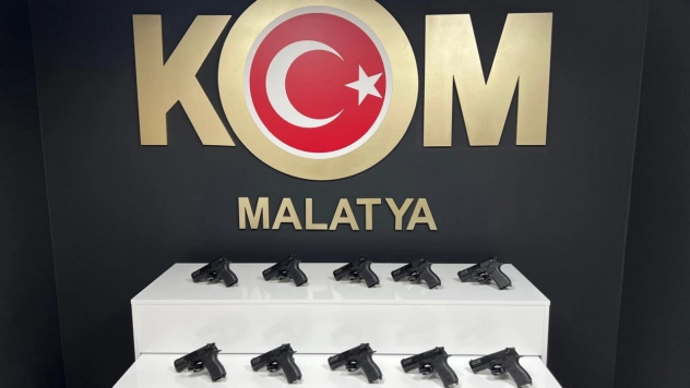 Yolcu Otobüsünde 10 Ruhsatsız Tabanca Ele Geçirildi