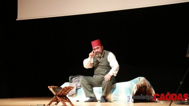 Yozgat'ta 'Gitme Ey Yolcu' tiyatro oyunu sergilendi