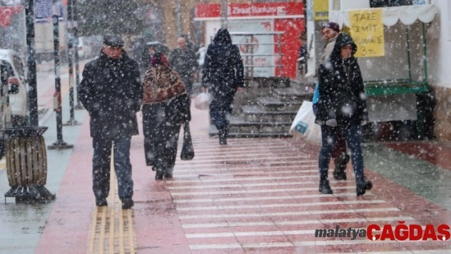 Yozgat'ta kar etkisini gösterdi