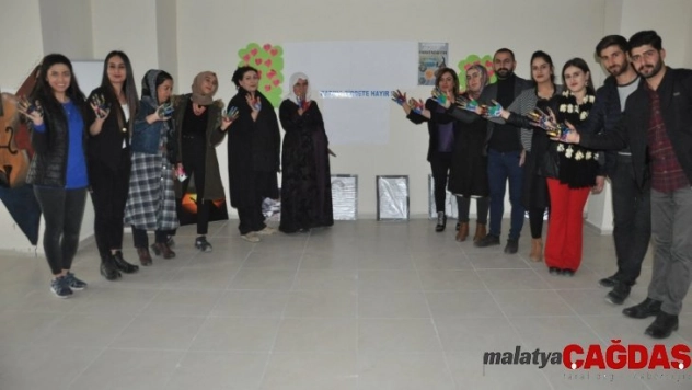 Yüksekova'da 'şiddete hayır' etkinliği