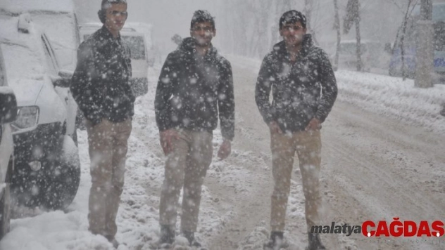 Yüksekova'da okullar tatil edildi