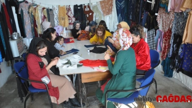 Yüksekovalı kadınlar atıl kumaştan yeni kıyafetler tasarlıyor