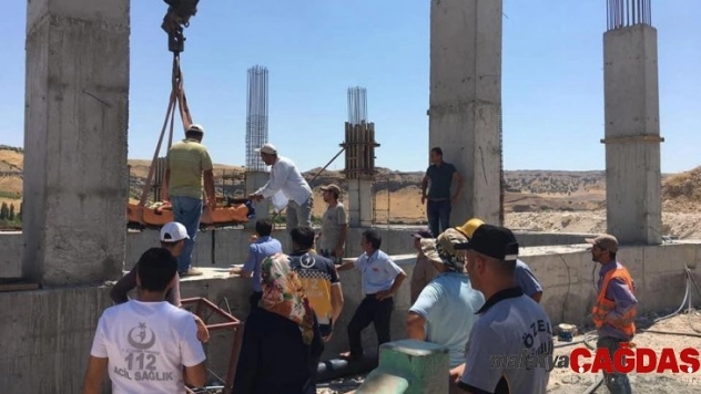 Yüksekten düşen işçi yaralandı