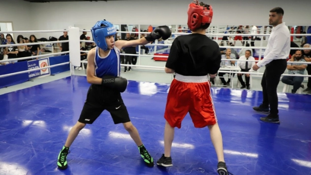 Yumruklar Türkiye şampiyonasına katılmak için vuruldu