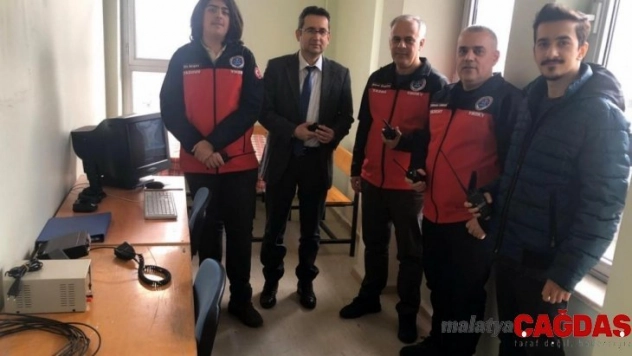 Yunus Emre Anadolu Lisesi'ne amatör telsiz istasyonu kuruldu