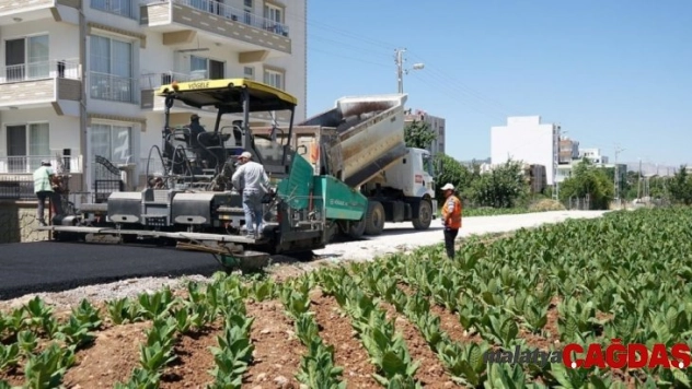 Yunus Emre Mahallesinde asfalt çalışması