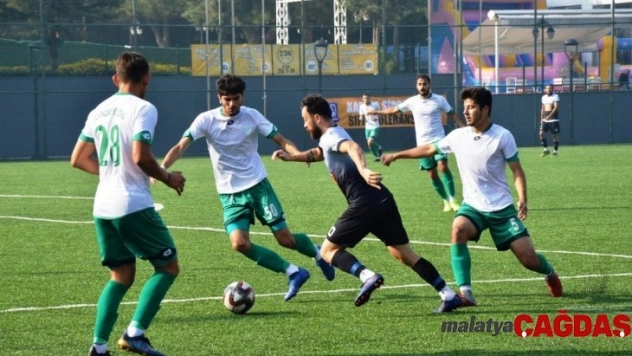 Yunusemre Belediyespor Bornova Yeşilovaspor'u ağırladı