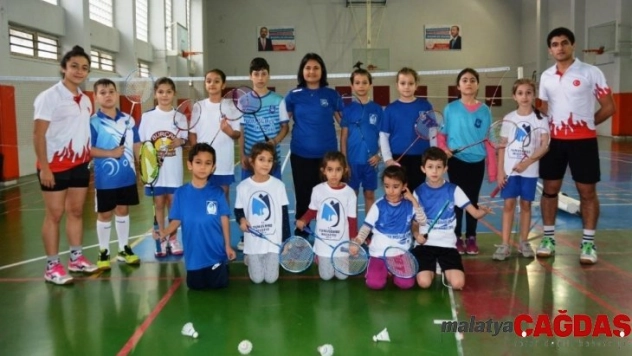 Yunusemre'de badminton çalışmaları devam ediyor