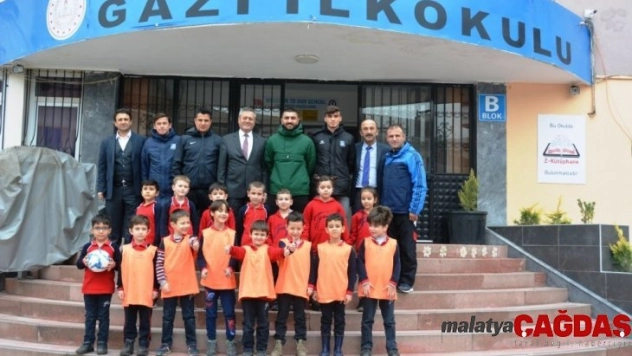 Yunusemre Gazi İlkokulu'nda genç yetenekler belirlendi