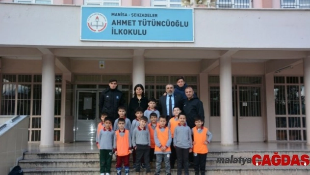 Yunusemre minik yeteneklerin peşinde