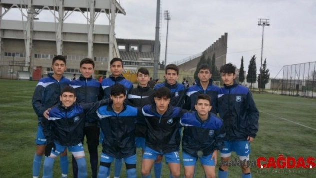 Yunusemre U16 takımı play-off'u garantiledi