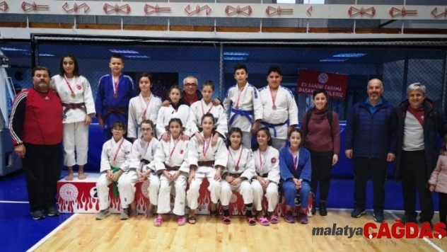 Yunusemreli judocular madalyalara ambargo koydu