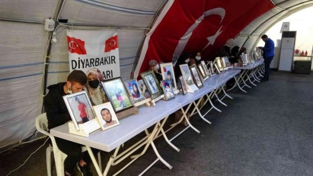 Yüreği yanık anne Nilifırka: 'Kanlı ellerini evlatlarımızın üzerinden çeksinler'