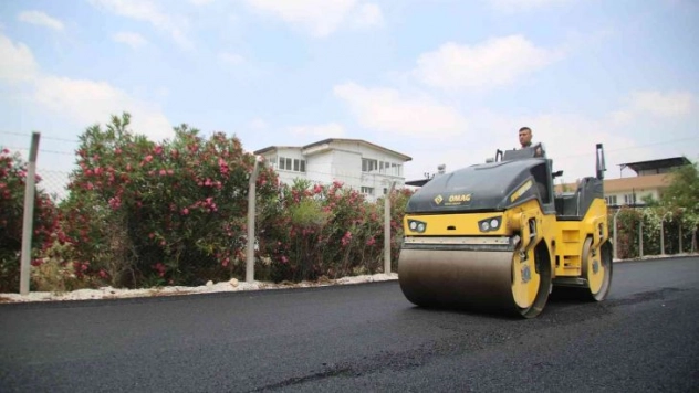 Yüreğir'de 3 yılda 261 ton sıcak asfalt döküldü