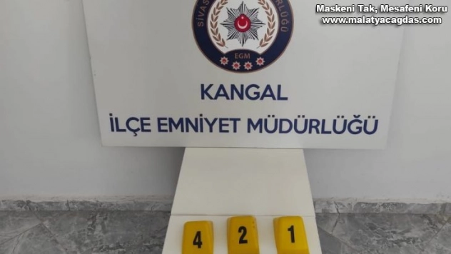 Yurt dışından gelen kargodan kokain çıktı