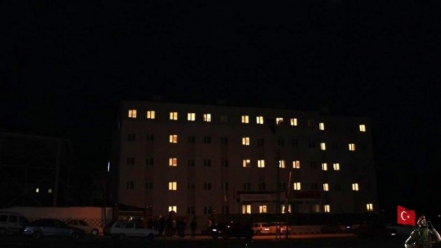 Yurt ışıkları Mehmetçik için yandı