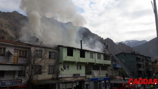 Yusufeli'nde korkutan yangın
