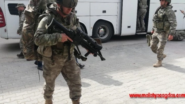 Yüzlerce komando sınıra gönderilmek üzere Hatay'da
