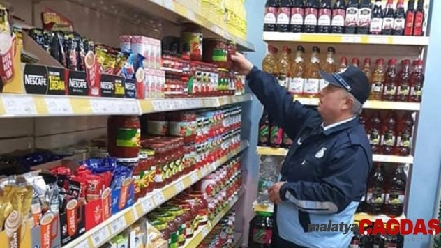Zabıta ekipleri marketleri denetledi
