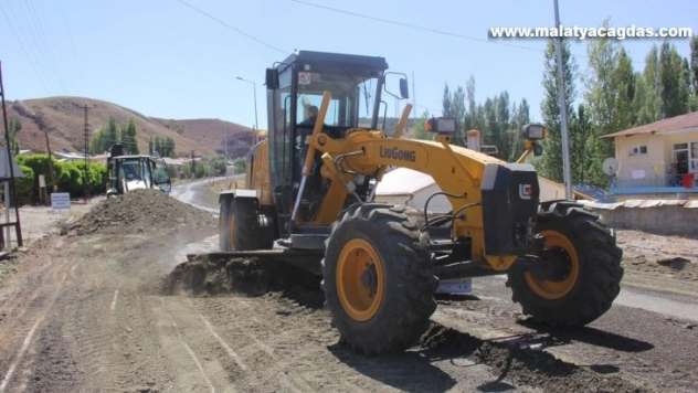Zara Belediyesi üstyapı çalışmalarına hız verdi