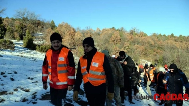 Zorlu parkurda yön bulma ve arama eğitimi