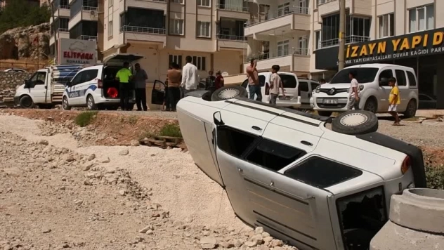 Besni Çevre Yolunda Kaza: Aynı Araçta 5 Kişi Yaralandı