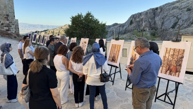 Harput Kalesi'nde Dijital Sanatla Dede Korkut Yolculuğu