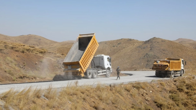 Kırsal ve Merkezde Yol Kalitesi Artıyor