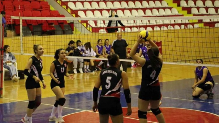 'Voleybolun yıldızları' sahneye çıktı