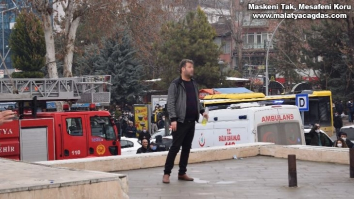 15 Temmuz Meydanı'nda kendini yakmaya çalıştı, polis ikna etti