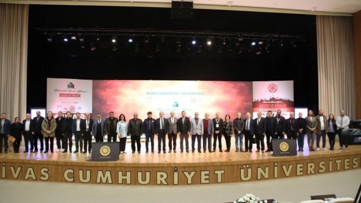 25 üniversiteden 48 akademisyen katıldı