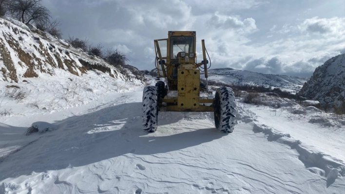 28 mahalle yolu kar nedeniyle ulaşıma kapandı