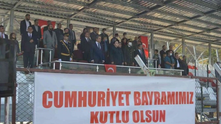 29 Ekim Cumhuriyet Bayramı Besni'de coşkuyla kutlandı