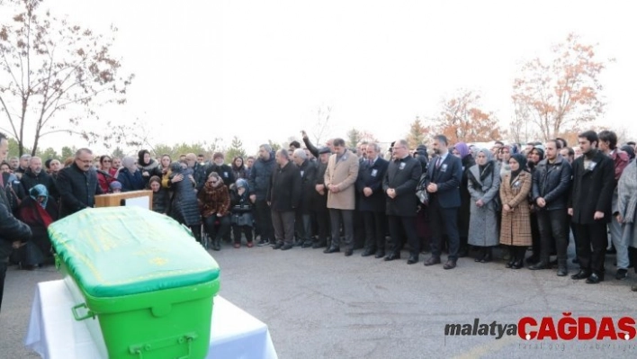 33 yıl görev yaptığı Fakültenin önünden son yolculuğuna uğurlandı