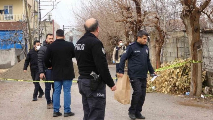 4 çocuk annesi kadına sokak ortasında kanlı pusu