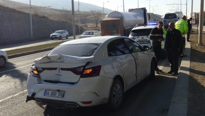 5 Aracın zincirleme Trafik kazasında: 2 yaralı