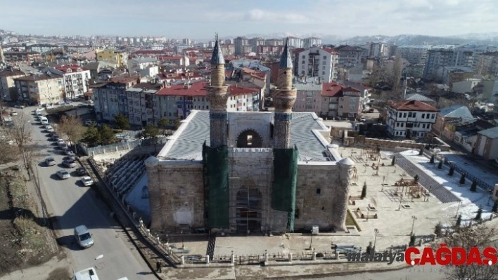 748 yıllık Gök Medrese müzeye dönüştürülüyor