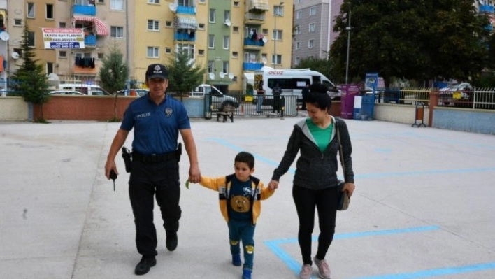 81 ilde eş zamanlı okul çevrelerine ve Servis Araçlarına Sıkı Denetim